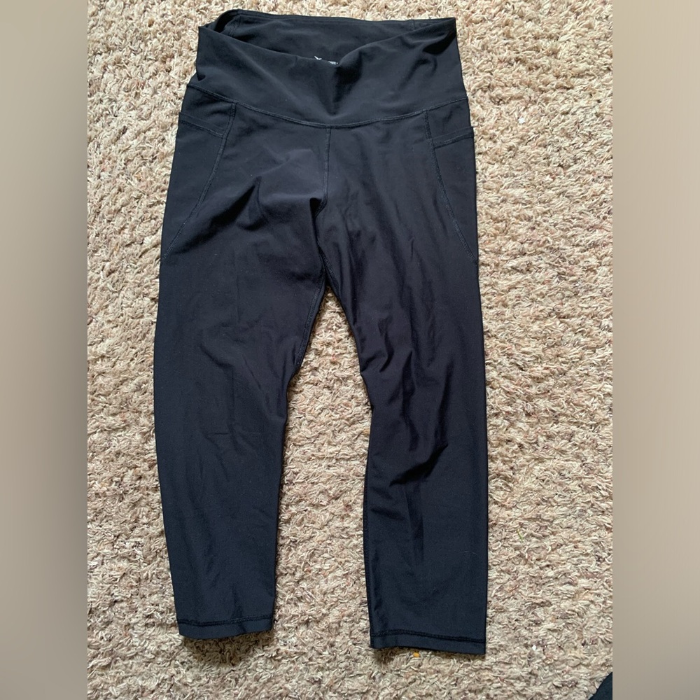 Old Navy Active Elevate Legging Go Dry size large black with pockets